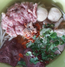 ก๋วยจั๊บหมู
